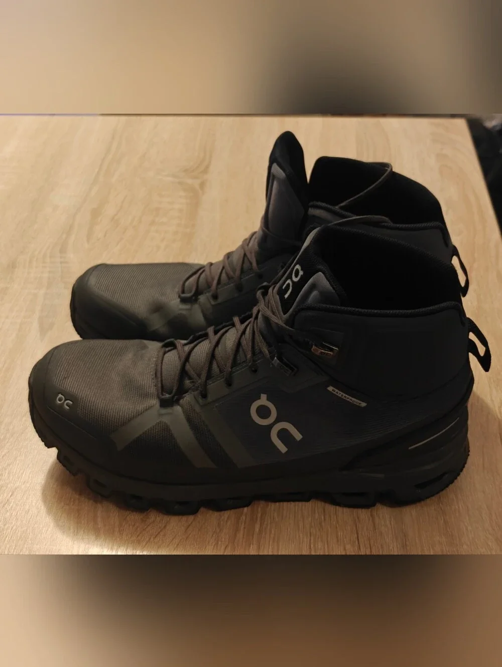 ON Cloudrock Waterproof Hiking Boots Men’s Size 10 Rock Eclipse 23-99246 Trail